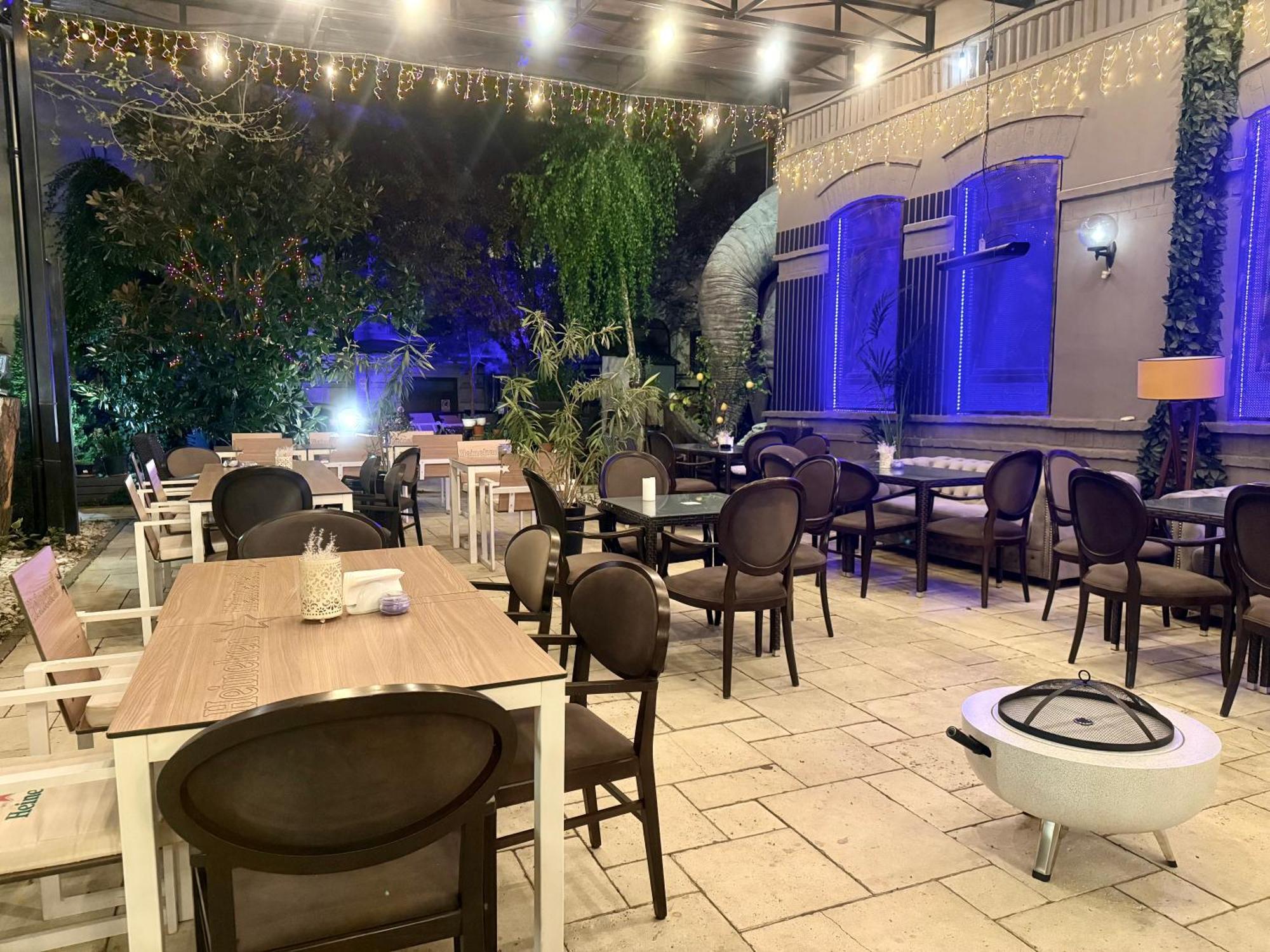 Hotel 5 Continents Craiova Kültér fotó