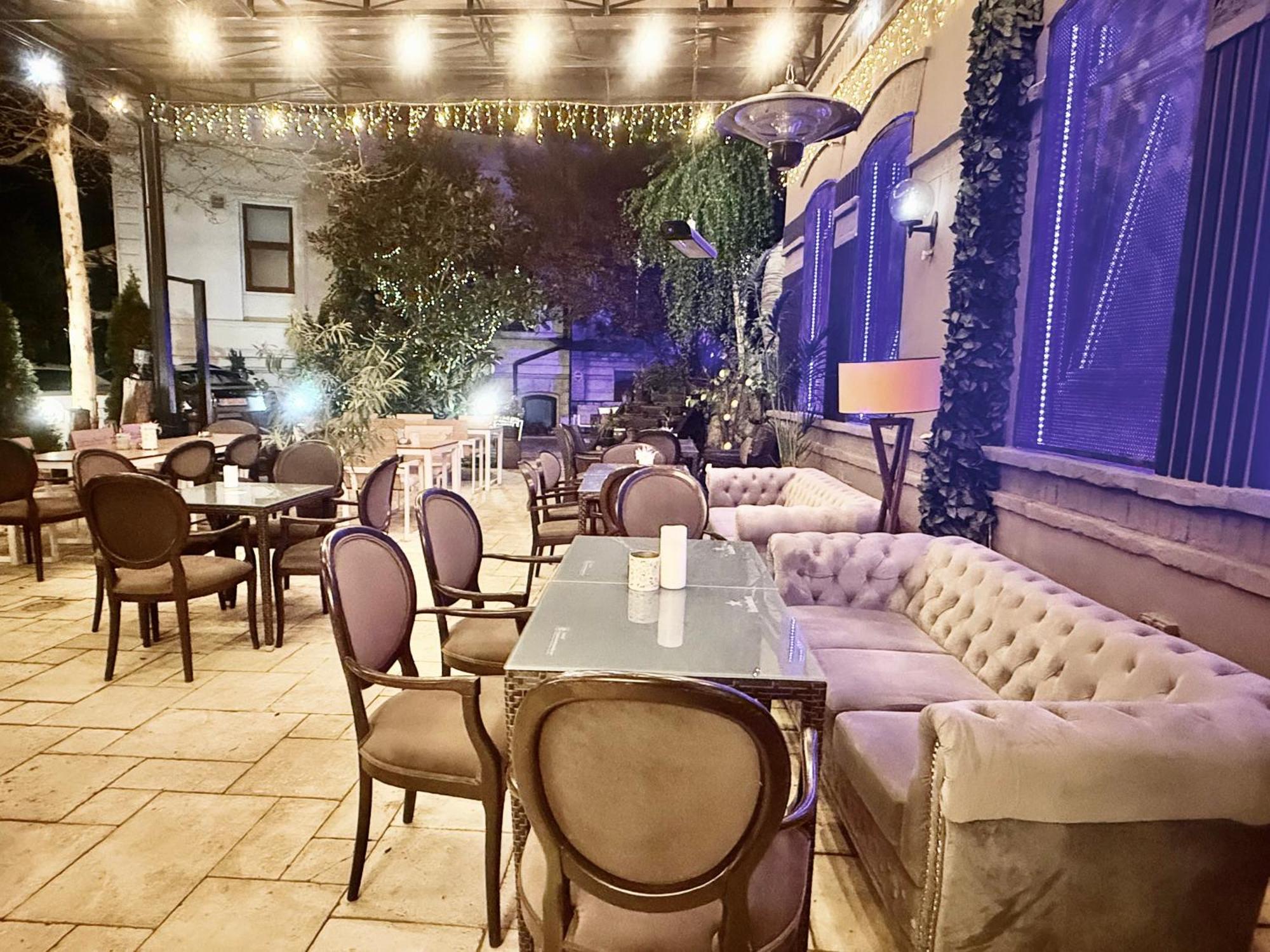 Hotel 5 Continents Craiova Kültér fotó